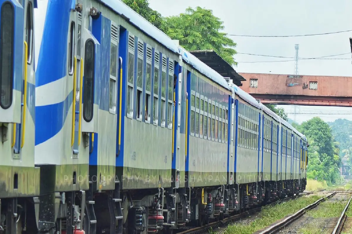 பொல்கஹவெல - பேராதனை இடையே இன்று முதல் புதிய தொடருந்து சேவை | New Train Service Polgahawela Peradeniya Starts பொல்கஹவெல - பேராதனை இடையே இன்று முதல் புதிய தொடருந்து சேவை | New Train Service Polgahawela Peradeniya Starts