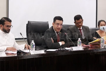 විදේශ සේවයට එක් වන්න 40 කට වරම්.