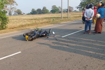 மாட்டு வண்டியுடன் மோதுண்டதில் மோட்டார் சைக்கிளில் பயணித்த குடும்பஸ்தர் பலி (photos)