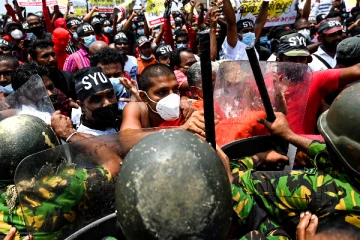 மக்களுக்கு பயந்து தப்பியோடும் தென்னிலங்கை அரசியல்வாதிகள்