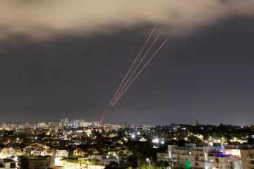 எவருமே பயன்படுத்தாத ஆயுதத்தால் தாக்குவோம் : இஸ்ரேலை மிரட்டுகிறது ஈரான்