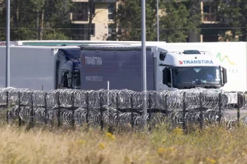 உடல் உறையும் நிலையில் லொறிக்குள் சிக்கியிருந்த புலம்பெயர்ந்தோர்... சாரதியால் அம்பலமான கொடூரம்