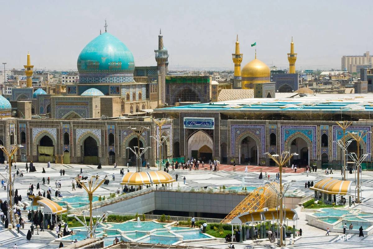 கமேனியின் உடலை மஷ்ஹத்தில் அடக்கம் செய்வது ஏன்? | Why Mashhad Chosed As Khamenei Final Resting Place