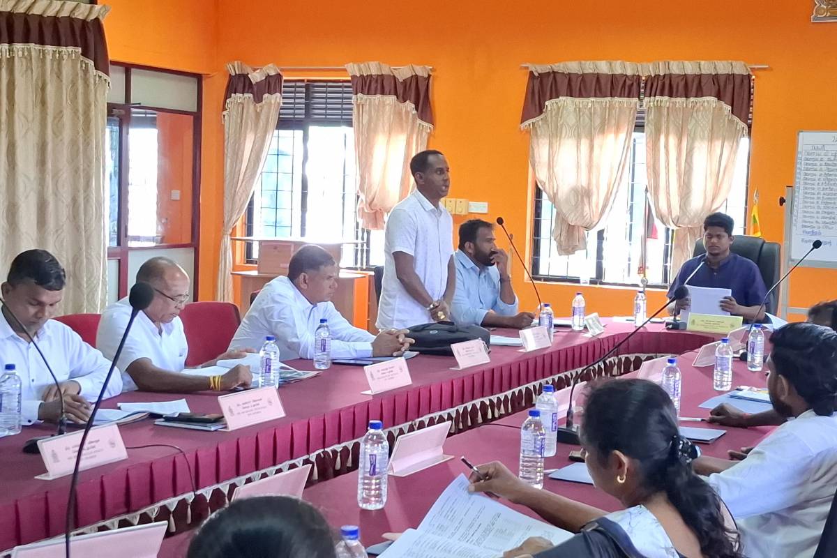 கரவெட்டி பிரதேச சபை விவகாரம் - சபை உறுப்பினரின் பகிரங்க குற்றச்சாட்டு | Delays Fund Allocation Stalled Development