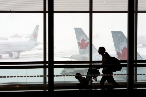 அமெரிக்கா செல்ல முயன்ற கனேடிய இளம்பெண்ணுக்கு அனுமதி மறுப்பு | 20 Yr Old Canada Women Denied Entry To Us