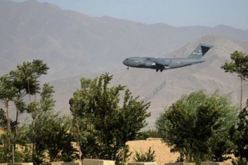 முடிவுக்கு வரும் 20 ஆண்டு போர்.. பிரபல நாட்டிலிருந்து வெளியேறும் அமெரிக்க படைகள்