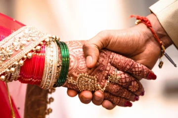 தங்கையோ கல்யாண ஊர்வலத்தில்; அக்காவோ இறுதி ஊர்வலத்தில்; ஒரே வீட்டில் பரபரப்பு சம்பவம்!