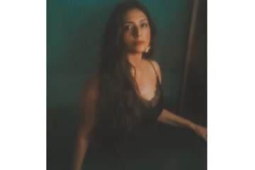 53 வயது தபுவா இது.. இளம் நடிகைகளுக்கு போட்டியாக வெளியிட்ட புகைப்படங்கள்