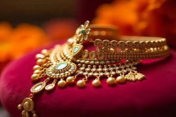 ஒரே நாளில் ரூ.2,200 இறங்கிய தங்கம் விலை - எவ்வளவு தெரியுமா?