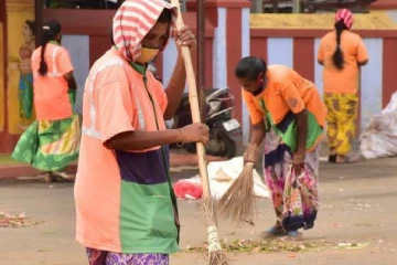 தூய்மை பணியாளர் வேலைக்கு விண்ணப்பித்த 40 ஆயிரத்திற்கும் மேலான பட்டதாரிகள்