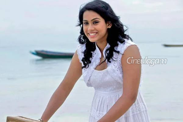 மணிரத்னம் இயக்கிய கடல் பட நடிகை துளசியா இது?.. உடல் எடை போட்டு ஆளே அடையாளம் தெரியலையே | Actress Radha Daughter Thulasi Photo Goes Viral மணிரத்னம் இயக்கிய கடல் பட நடிகை துளசியா இது?.. உடல் எடை போட்டு ஆளே அடையாளம் தெரியலையே | Actress Radha Daughter Thulasi Photo Goes Viral