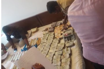 சொகுசு விடுதியில் குவிந்து கிடந்த பணம்; சிக்கிய 4.5 கோடி - தேர்தல் களத்தில் பரபரப்பு!