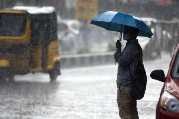 அடுத்த 3 மணி நேரத்தில் இந்த 7 மாவட்டங்களில் கடும் மழை இருக்கு : வானிலை ஆய்வு மையம் அறிவிப்பு