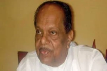 சிரேஷ்ட தமிழ் அரசியல்வாதி வீ.ஆனந்தசங்கரி கோவிட் தடுப்பூசியை பெற்றுக்கொண்டார்