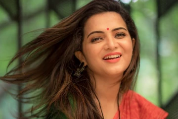 முன்னணி நடிகைகளை தொடர்ந்து கடற்கரையில் தொகுப்பாளினி டிடி ! லைக்ஸ்களை அள்ளும் பதிவு