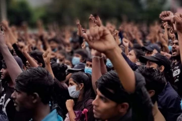"මුන් මේ දරුවෝ මරන්න සැලසුම් හදනවා.." ගෝල්ෆේස් අරගලබිමේ තරුණයන් ගැන ප්රභල පුද්ගලයෙක්ගෙන් භයානක අනතුරු ඇගවීමක්....
