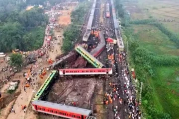 நாட்டையே அதிர வைத்த ஒடிசா ரயில் விபத்து: அதிகாரிகள் மூவருக்கு நேர்ந்த கதி!