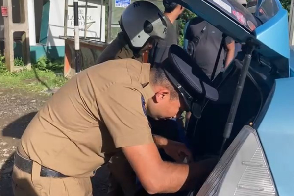 நுவரெலியாவில் முகநூல் களியாட்டம் ; சோதனையிட்ட பொலிஸாருக்கு க்ஷாக்; 18 பேர் கைது | Facebook Orgy 18 People Arrested In Nuwara Eliya