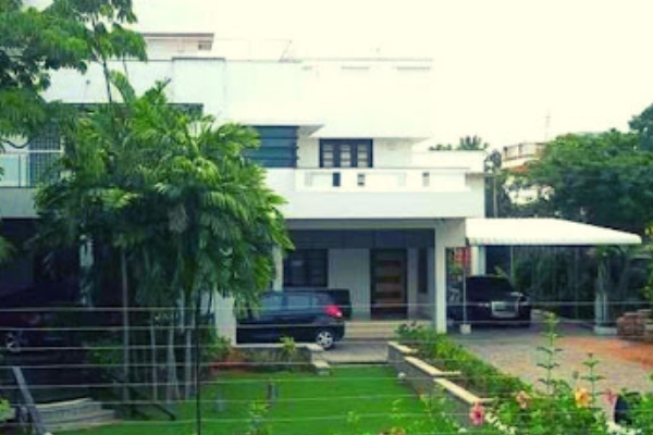 நீலாங்கரையில் உள்ள நடிகர் விஜய் வீட்டின் மதிப்பு இவ்வளவு கோடியா.. முழு விவரம் இதோ | Actor Vijay Luxurious Neelankarai House Worth