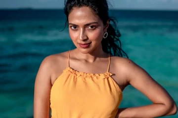 நீருக்கடியில் அமலா பால் எல்லைமீறிய கவர்ச்சி! வைரல் வீடியோ