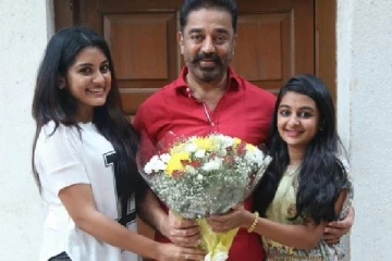 உனக்கு என்னம்மா வயசாகுது! கமல் ரீல் மகளால் அதிரும் இணையதளம்..