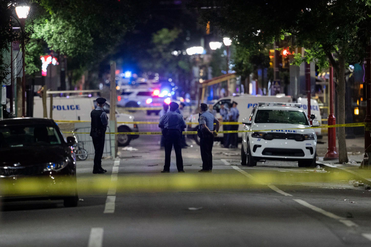 அமெரிக்காவை அதிர வைத்த துப்பாக்கிச் சூடு ; பலர் படுகாயம் | Mass Shooting Shocks The United States
