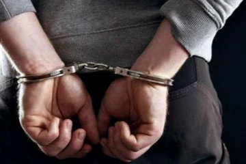 கடற்படையின் முன்னாள் புலனாய்வு பிரதானிகைது