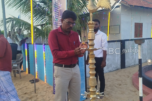 மறக்க முடியாத அலைகள்: பல்வேறு பகுதிகளில் சுனாமி பேரழிவின் நினைவேந்தல் | 21St Anniversary Of The Tsunami Disaster