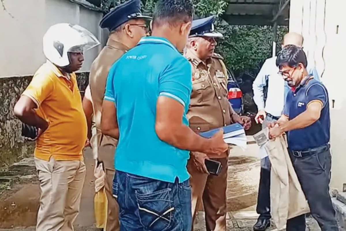 ஹொரண வங்கி கொள்ளை: மூன்று இளம் பெண்களிடம் விசாரணை! | Horana Bank Rogbbary ஹொரண வங்கி கொள்ளை: மூன்று இளம் பெண்களிடம் விசாரணை! | Horana Bank Rogbbary