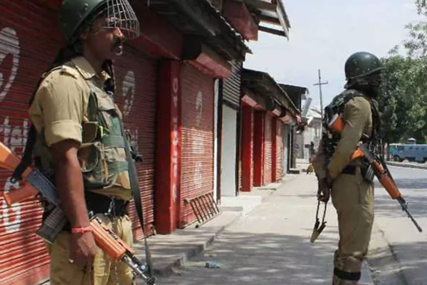 குண்டு வெடிப்புக்களால் அதிரும் இந்தியா...! காவல் நிலையத்தில் வெடித்து சிதறிய வெடிபொருட்கள்: 7 பேர் பலி | Massive Explosion Inside Jk Police Station India குண்டு வெடிப்புக்களால் அதிரும் இந்தியா...! காவல் நிலையத்தில் வெடித்து சிதறிய வெடிபொருட்கள்: 7 பேர் பலி | Massive Explosion Inside Jk Police Station India