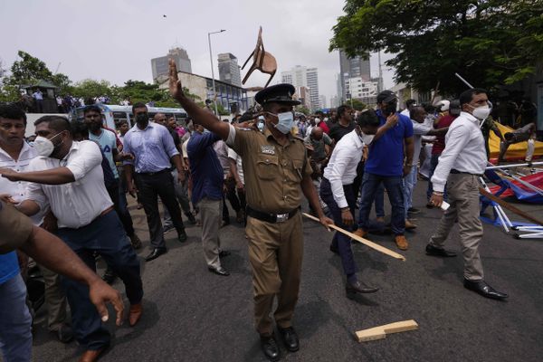 நீதிமன்ற உத்தரவை கண்டுகொள்ளாத மகிந்த தரப்பு! | Sl Protest Court Order Mahinda Team