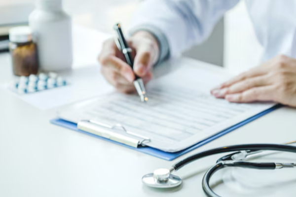 பிரித்தானியாவில் உள்ள இலங்கை வைத்தியர்களுக்கு அவசர அழைப்பு | Health Minister Urges Sri Lankan Doctors Uk Return பிரித்தானியாவில் உள்ள இலங்கை வைத்தியர்களுக்கு அவசர அழைப்பு | Health Minister Urges Sri Lankan Doctors Uk Return