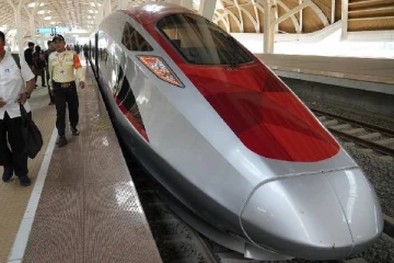 மணிக்கு 280 கிமீ வேகத்தில் செல்லும் அதிவேக ரயிலை விரைவில் அறிமுகம் செய்யும் இந்தியா