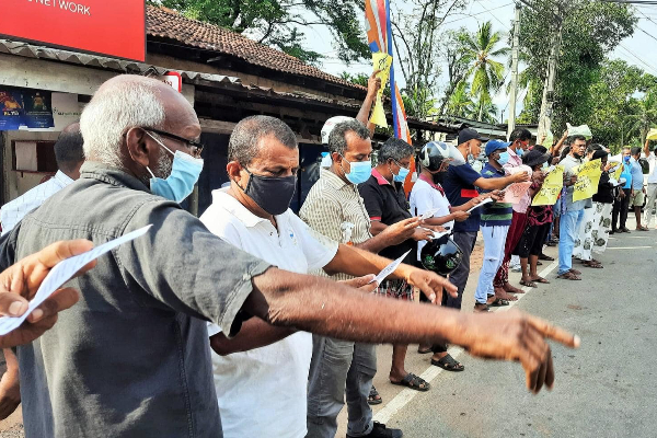 கோட்டாபயவை வீட்டுக்கு அனுப்பும் வரை ஓயமாட்டோம்! சபதம் எடுத்துள்ள நாட்டுமக்கள் - ஐபிசி தமிழ்