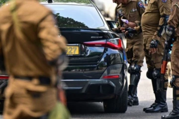 கார் ஒன்றில் பொலிஸாருக்கு காத்திருந்த அதிர்ச்சி