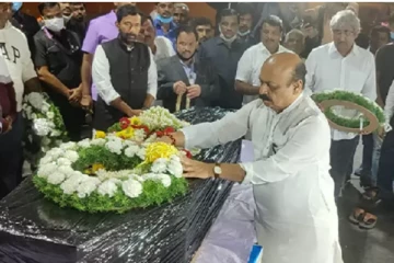 உக்ரைன் போரில் கொல்லப்பட்ட மாணவர் உடல் இந்தியா வந்தது -  முதலமைச்சர் நேரில் அஞ்சலி