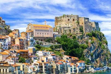 இத்தாலியில் உள்ள இந்த கிராமத்திற்கு சென்றால் 25 லட்சம் ரூபாய் கிடைக்கும்!