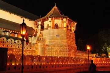 அவசரமாக தேரர்களைச் சந்தித்த ஜனாதிபதி ரணில்!