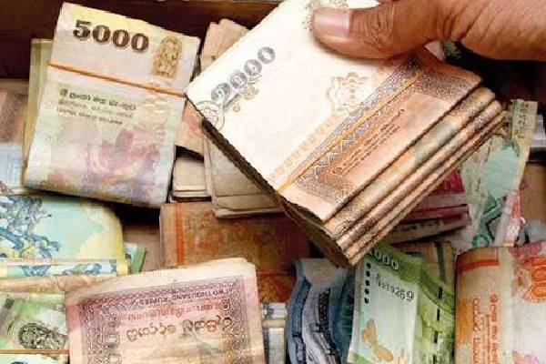 நிதி மோசடியில் ஈடுபட்ட ஒரே குடும்பத்தை சேர்ந்த மூன்று பெண்கள்! | Three Women Involved In Financial Fraud