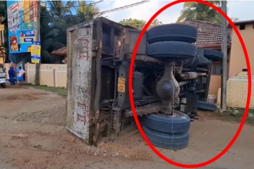 யாழில் பொலிஸார் துரத்தியதால் வீட்டின் மதிலை உடைத்து டிப்பர் வாகனம் விபத்து