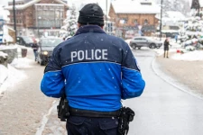 தனிமைப்படுத்தலில் இருந்து தப்பிய பிரித்தானியர்கள்: தொடர்ந்து தேடும் சுவிஸ் நிர்வாகம்