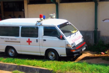 ஹட்டனில் விபத்து; மாணவர்களும் ஆசிரியரும் வைத்தியசாலையில்