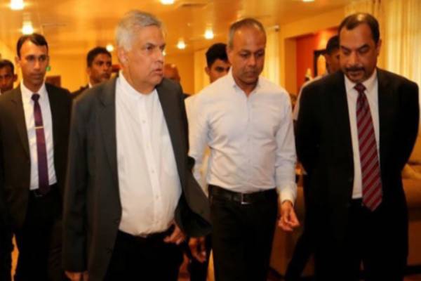 மாலைதீவிலிருந்து நாடு திரும்பினார் ரணில் | Ranil Returned From Maldives