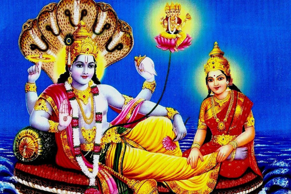 இனி பெருமாள் கோயிலுக்கு சென்றால் இந்த தவறை செய்து விடாதீர்கள் | Why Mahalakshmi Touch Mahavishnu Feet In Tamil