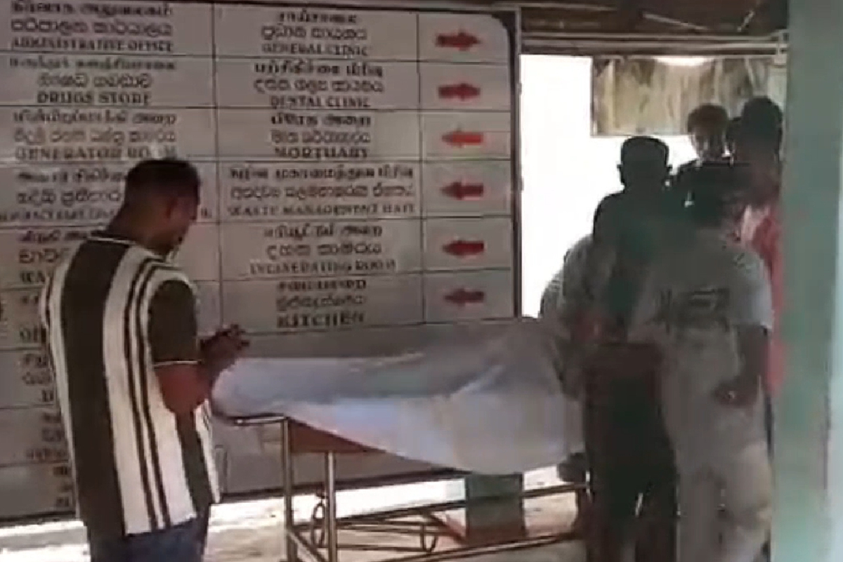 திருகோணமலையில இன்றுமாலை துயரம் : கடலில் நீராடிய இளைஞனுக்கு நேர்ந்த விபரீதம் | Young Man Died While Swimming In The Sambhur Sea திருகோணமலையில இன்றுமாலை துயரம் : கடலில் நீராடிய இளைஞனுக்கு நேர்ந்த விபரீதம் | Young Man Died While Swimming In The Sambhur Sea