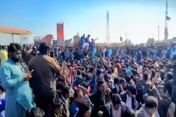 ஹிந்து இளைஞர் சுட்டுக் கொலை ; பாகிஸ்தானில் வெடித்தத போராட்டம் | Hindu Youth Shot Dead Protests Erupt In Pakistan