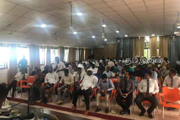 தோப்பூர் சிறுவர் பூங்காவினை புனரமைத்து மக்கள் பயன்பாட்டிற்கு விடுவதற்கு நடவடிக்கை எடுக்குமாறு வலியுறுத்தல் | Memorial To Those Who Died In The Tsunami