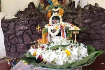 கன்னியா வெந்நீர் ஊற்று சிவன் ஆலயத்திற்கு பூட்டு (Photos)