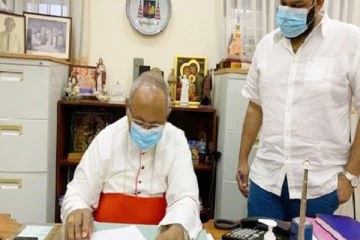 பயங்கரவாத தடுப்புச் சட்ட எதிர்ப்பு:மனுவில் கையெழுத்திட்ட பேராயர்