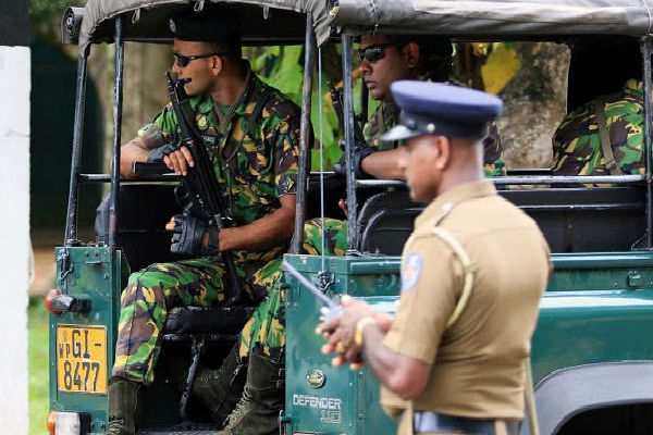 பொலிஸாரின் திடீர் சுற்றிவளைப்பில் சிக்கிய பலர் | Many People Caught In A Sudden Police Raid